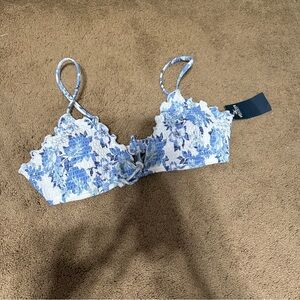 Hollister Blue and White Floral Swim Bikini Top